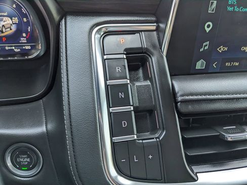 Used 2024 Chevrolet Tahoe Z71 w/ Luxury Package image 31