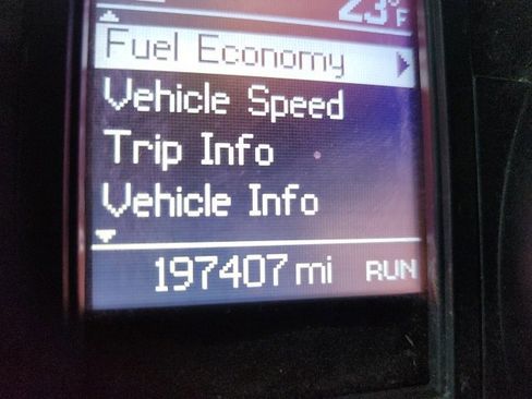 Used 2016 Chrysler Town & Country Touring image 11