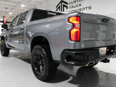 Used 2021 Chevrolet Silverado 1500 LT Trail Boss w/ Convenience Package II AWD/4WD image 5