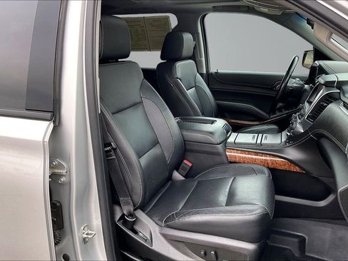 Used 2020 Chevrolet Tahoe Premier w/ Premier 6.2L Value Package image 7