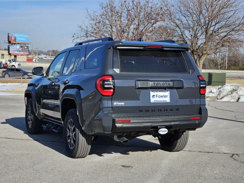 New 2026 Toyota 4Runner SR5 image 3