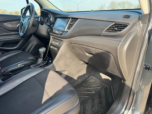 Used 2018 Buick Encore Preferred image 33