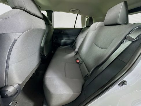 Used 2025 Toyota Corolla Cross LE FWD image 17