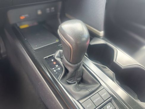 Used 2025 Toyota Camry SE FWD image 30