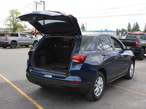 Used 2023 Chevrolet Equinox LS w/ LS Convenience Package AWD/4WD image 7