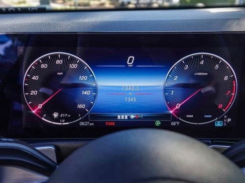 Used 2024 Mercedes-Benz GLB 250 GLB 250 image 24