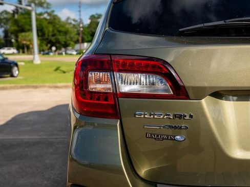 Used 2019 Subaru Outback 2.5i Premium AWD/4WD image 16
