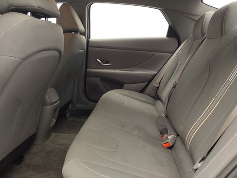 Used 2025 Hyundai Elantra Sport image 18