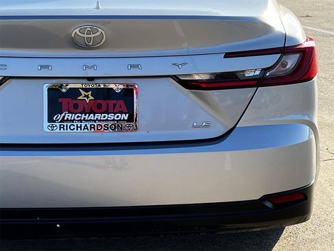 Used 2025 Toyota Camry LE image 6