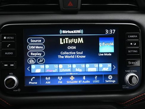 Used 2025 Nissan Versa SR w/ Trunk Package FWD image 15