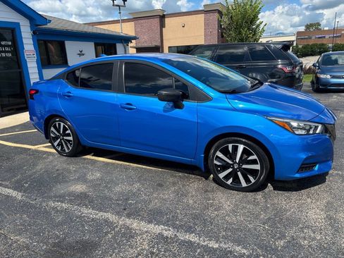 Used 2022 Nissan Versa SR w/ Trunk Package FWD image 3