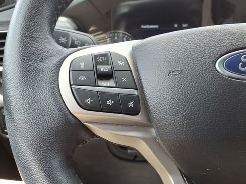 Used 2023 Ford Explorer XLT w/ Equipment Group 202A AWD/4WD image 16