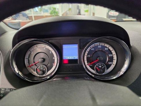 Used 2019 Dodge Grand Caravan GT FWD image 18