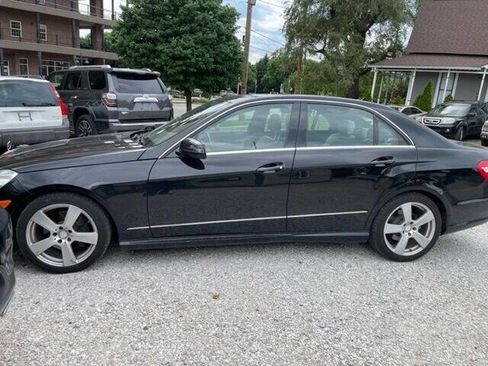 Used 2010 Mercedes-Benz E 350 4MATIC Sedan image 11