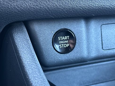 Used 2025 Nissan Rogue SV FWD image 23