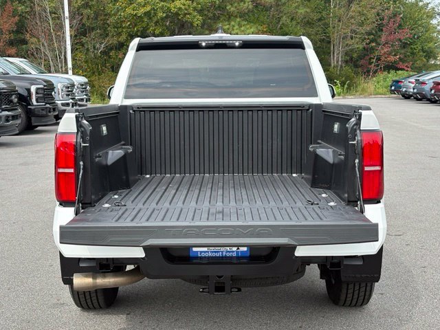 Used 2026 Toyota Tacoma SR5 AWD/4WD image 23