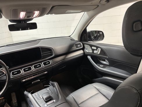 Used 2023 Mercedes-Benz GLS 450 4MATIC image 34