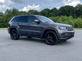 Used 2019 Jeep Grand Cherokee Altitude AWD/4WD video 1