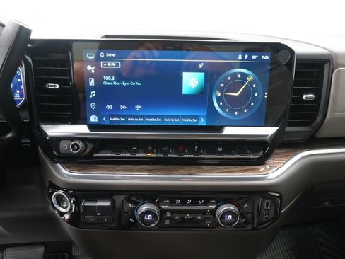 Used 2023 Chevrolet Silverado 1500 LT RWD image 19