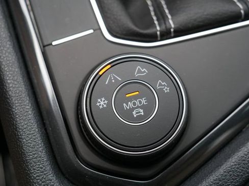 Used 2024 Volkswagen Tiguan SE R-Line AWD/4WD image 31