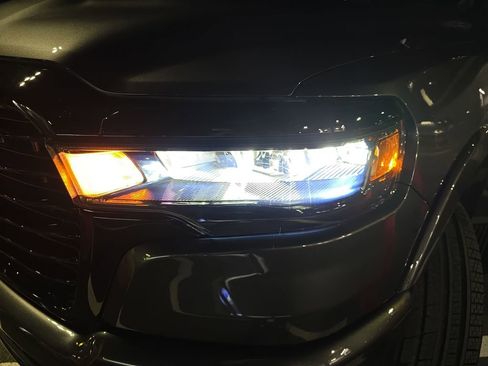 New 2026 RAM 1500 Laramie AWD/4WD image 31