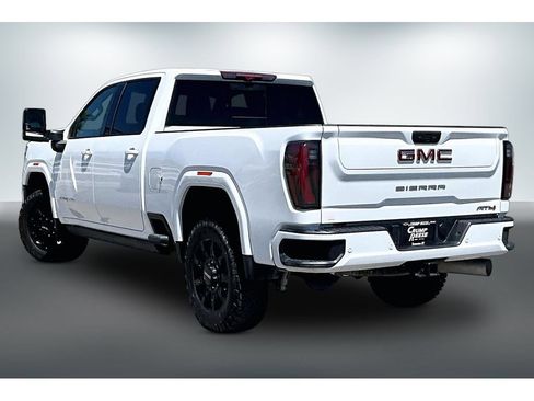 Used 2024 GMC Sierra 3500 AT4 w/ AT4 Premium Plus Package AWD/4WD image 4