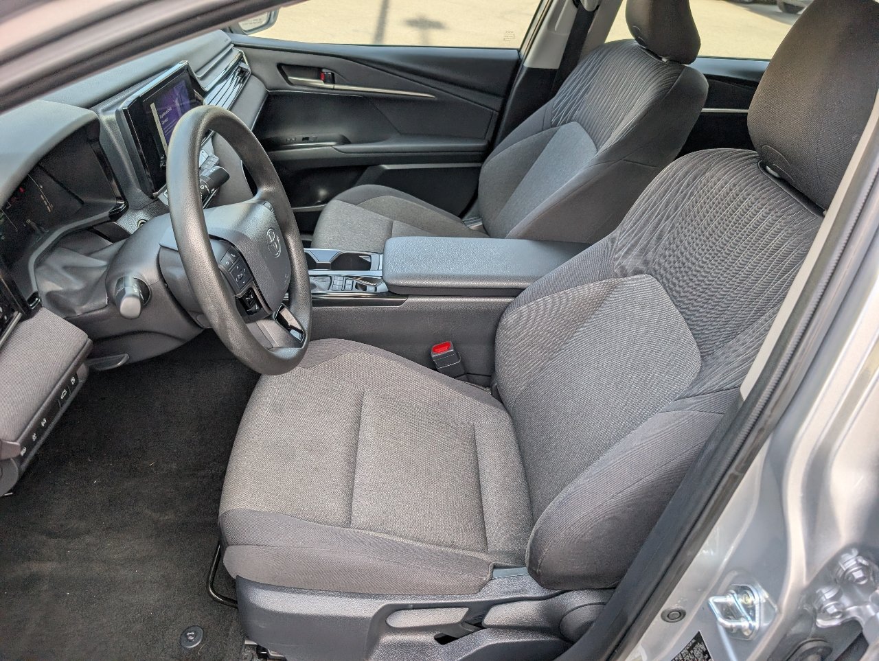 Used 2025 Toyota Camry LE FWD image 2