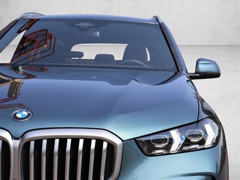 Used 2026 BMW X5 xDrive40i w/ Climate Comfort Package AWD/4WD image 2