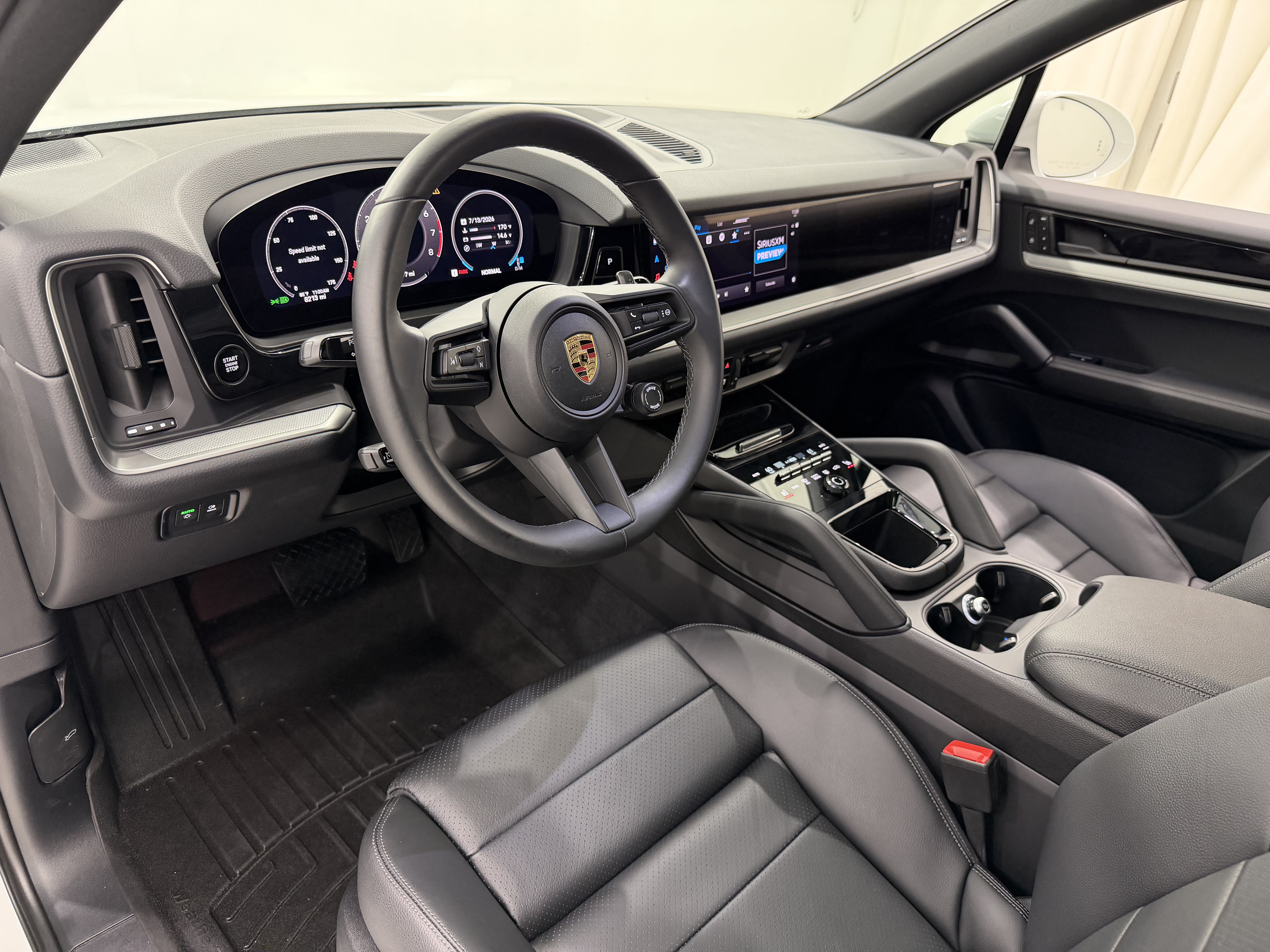 Certified 2024 Porsche Cayenne AWD/4WD image 4