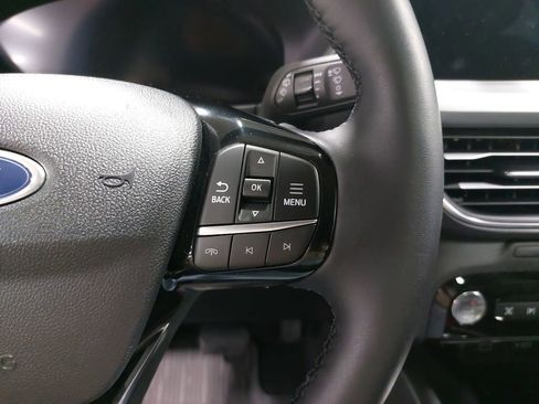 Used 2025 Ford Escape Platinum w/ Premium Technology Package image 18