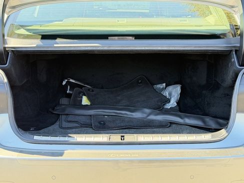 Used 2018 Lexus LS 500 w/ Interior Upgrade Package image 18