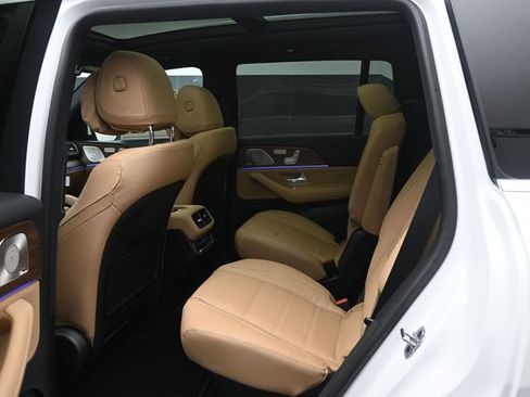 Used 2026 Mercedes-Benz GLS 450 4MATIC image 27