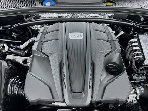 New 2026 Porsche Macan S image 32