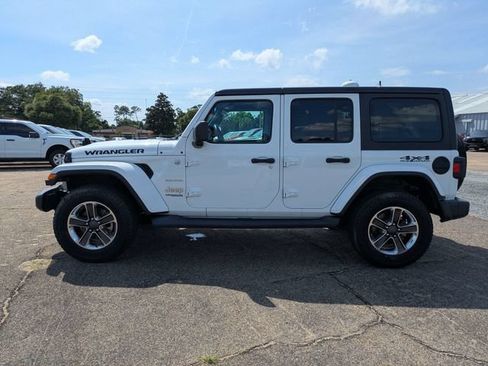 Used 2019 Jeep Wrangler Unlimited Sahara AWD/4WD image 7