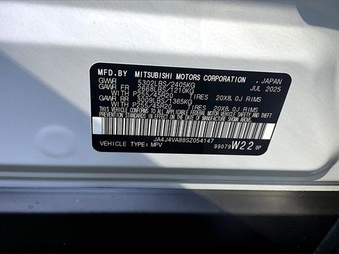 New 2025 Mitsubishi Outlander SE image 14