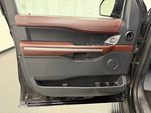 Used 2023 Ford Expedition Max Limited AWD/4WD image 9