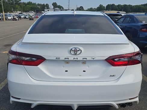 Used 2021 Toyota Camry SE FWD image 6