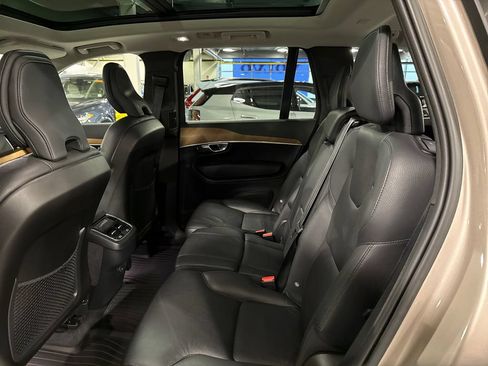 Certified 2023 Volvo XC90 B6 Plus AWD/4WD image 22