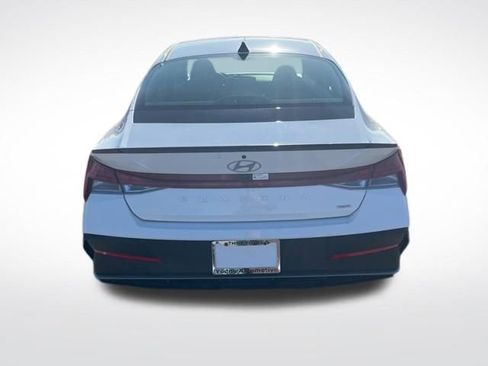 Used 2025 Hyundai Elantra SEL image 7