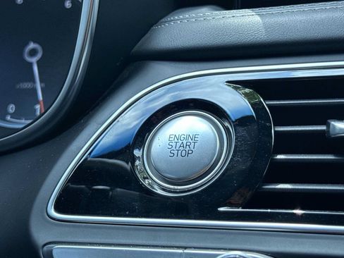 Used 2023 Genesis G70 2.0T RWD image 17