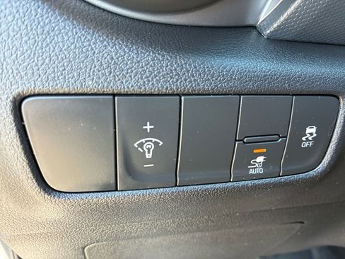 Used 2023 Hyundai Kona SE w/ Cargo Package image 10