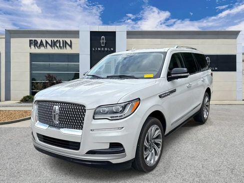 Certified 2022 Lincoln Navigator Reserve AWD/4WD image 3