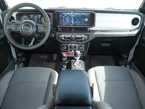 Used 2024 Jeep Wrangler Unlimited Sport AWD/4WD image 6