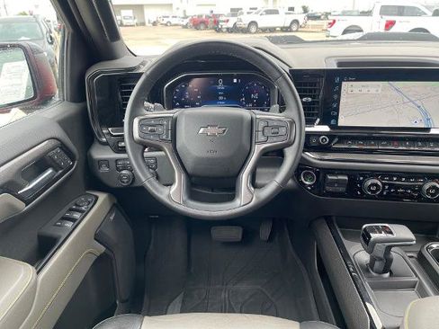 Used 2023 Chevrolet Silverado 1500 ZR2 w/ Technology Package image 18