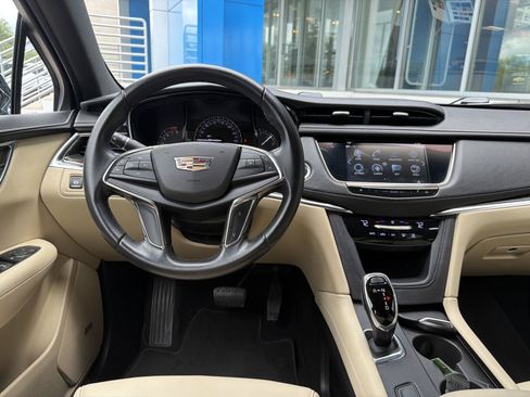 Used 2019 Cadillac XT5 FWD image 18