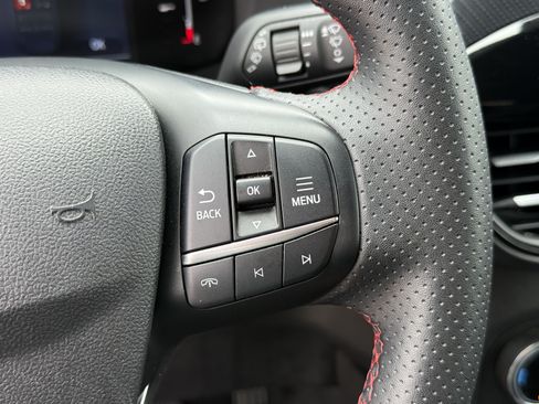 Used 2025 Ford Escape ST-Line FWD image 17
