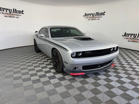 Used 2023 Dodge Challenger R/T w/ Plus Package image 7