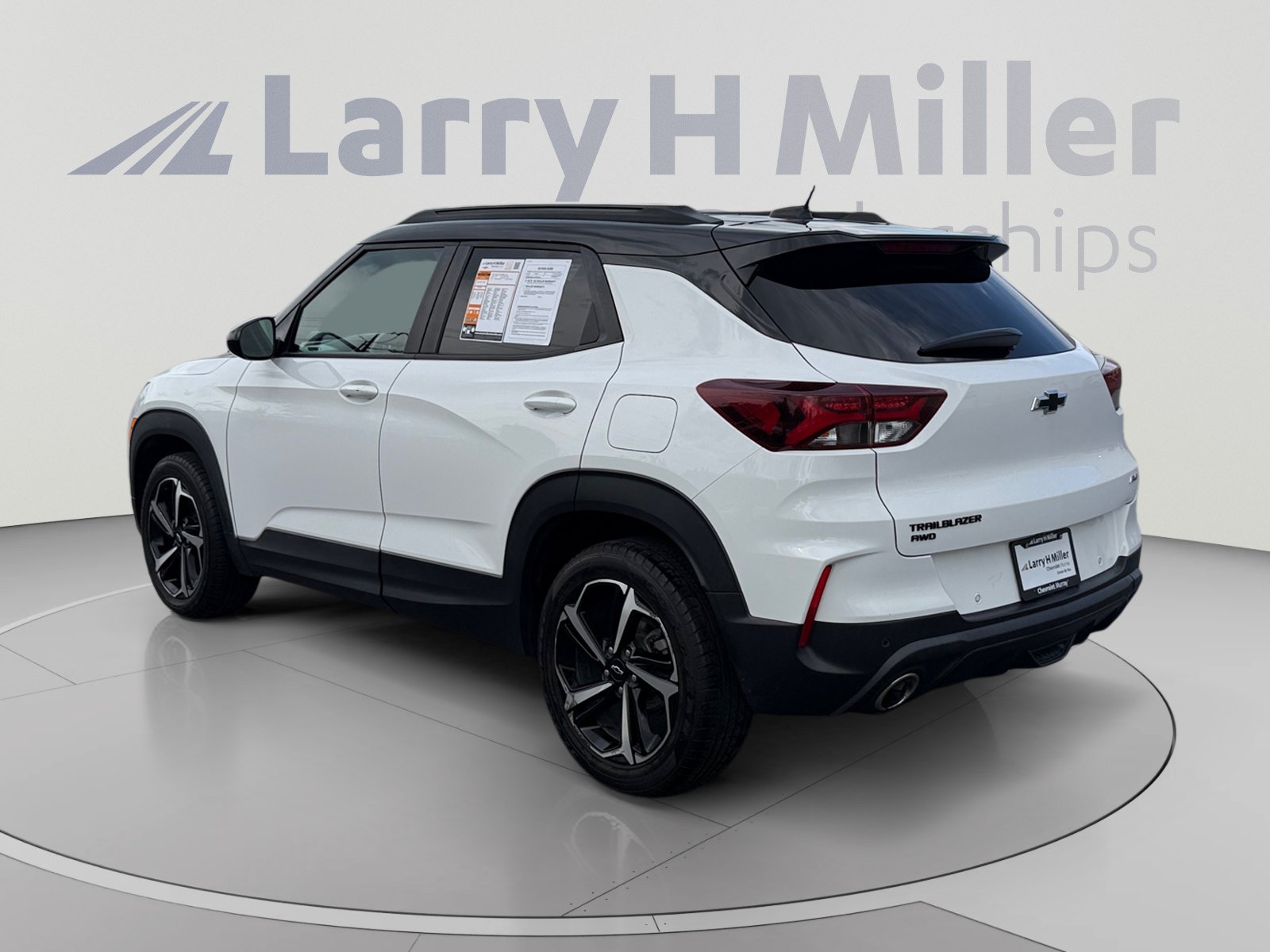 Used 2021 Chevrolet TrailBlazer RS w/ Sun and Liftgate Package AWD/4WD image 3