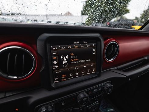 Used 2021 Jeep Wrangler Rubicon w/ Uconnect 4C Nav & Sound Group image 15