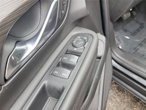 Used 2024 GMC Terrain SLE image 19